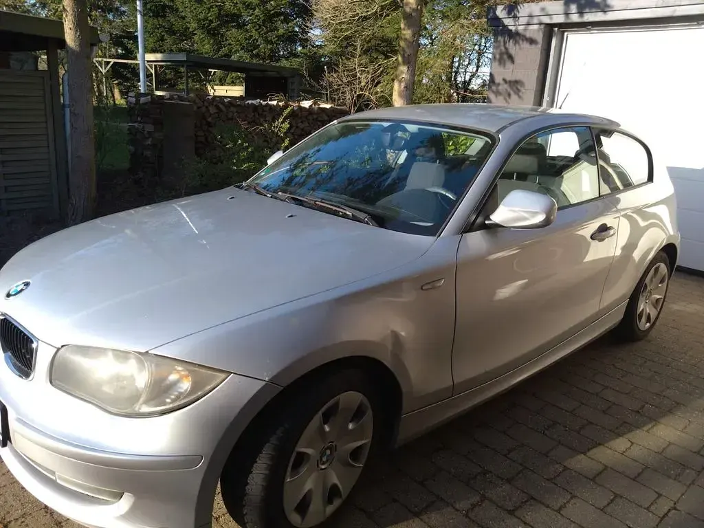 Gebraucht BMW 116 116 PS (85 kW) 2010 Silber Kleinwagen