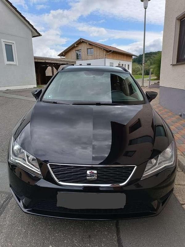 Schwarz Gebraucht 2014 Seat Leon Reference Kombi | 6.800 € (Fairer Preis) - Bild 1/4