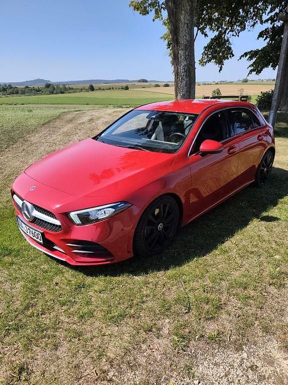 Rot Gebraucht 2019 Mercedes A220 AMG line Limousine | 22.000 € (Superpreis) - Bild 1/4
