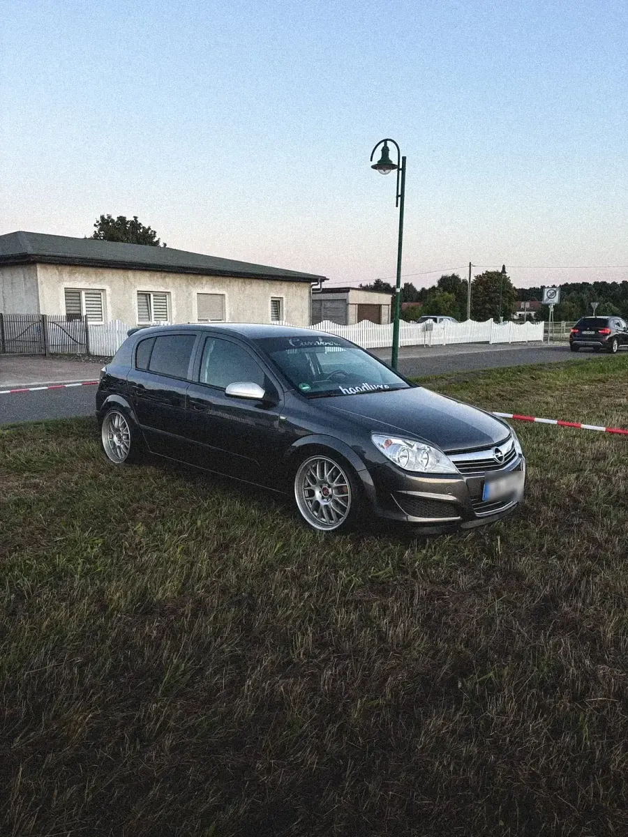 Gebraucht Opel Astra 90 PS (66 kW) 2008 Grau Kleinwagen