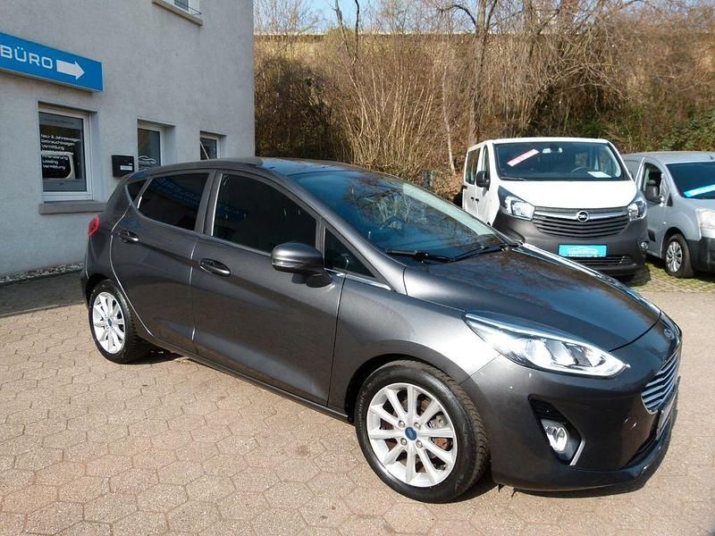 Gebraucht Ford Fiesta Titanium 101 PS (74 kW) 2019 Grau Kleinwagen