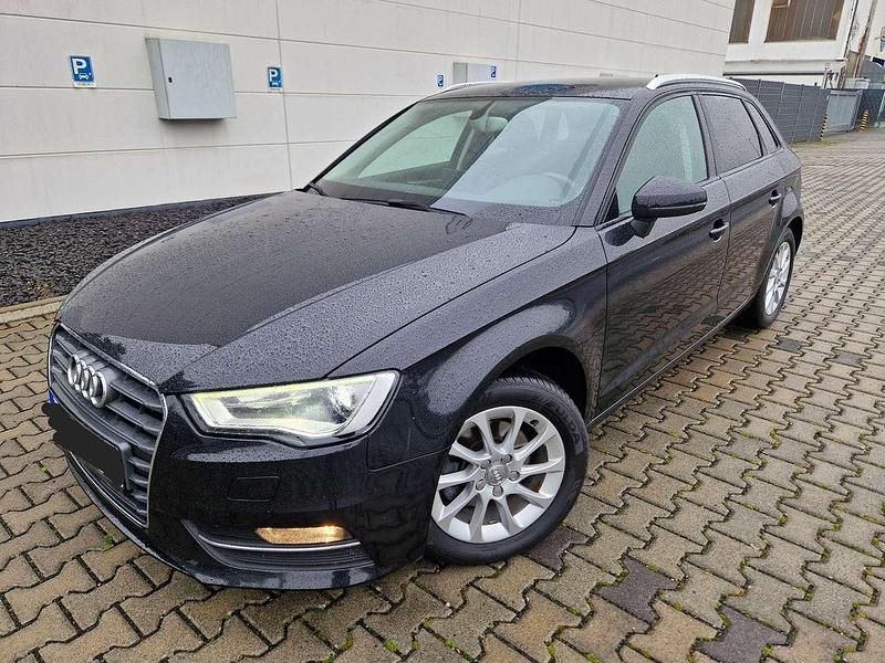 Schwarz Gebraucht 2013 Audi A3 Ambiente Kombi | 9.999 € (Guter Preis) - Bild 1/4