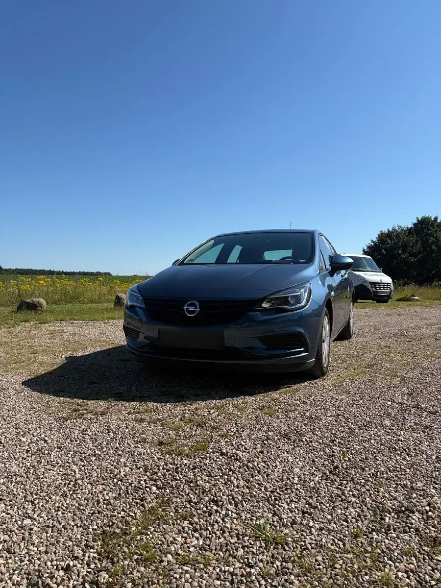 Gebraucht Opel Astra 101 PS (74 kW) 2016 Blau Limousine