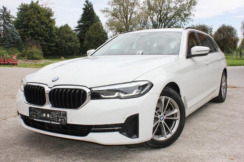 Weiß Gebraucht 2021 BMW 520 Kombi | 27.900 € (Guter Preis) - Bild 1/4