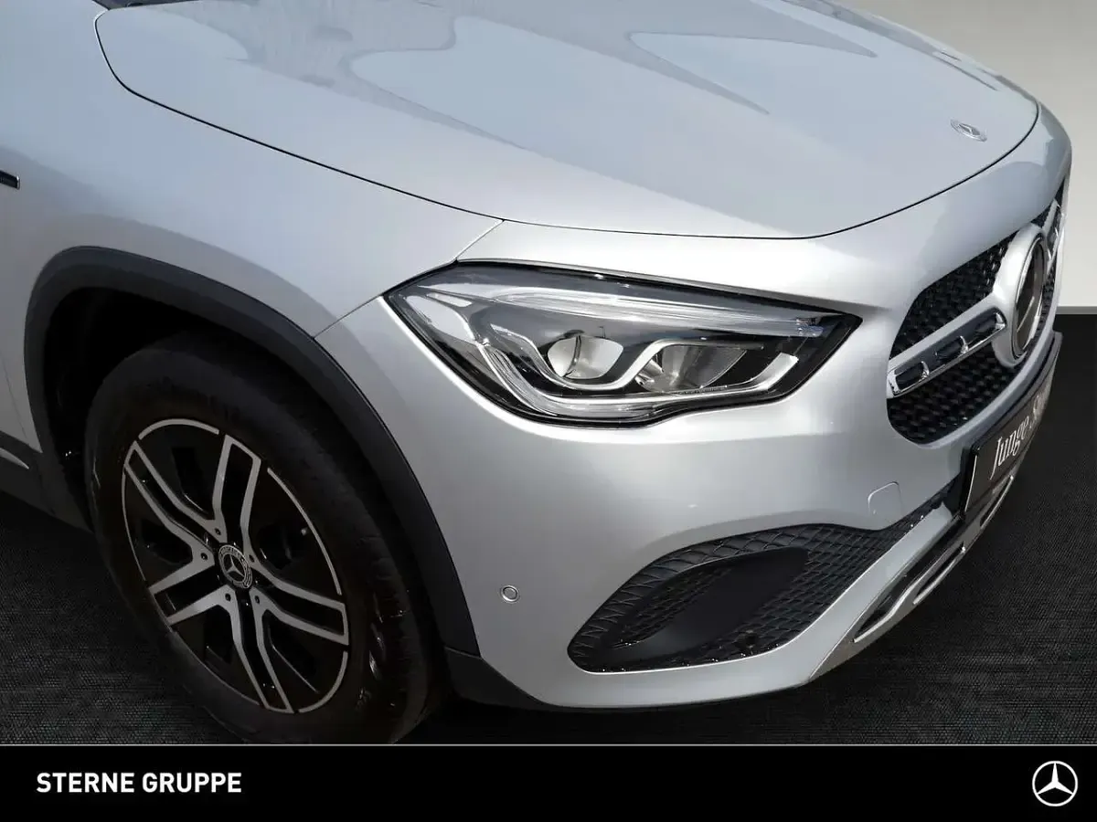 Gebraucht Mercedes GLA250 Progressive 160 PS (117 kW) 2021 Iridiumsilber SUV