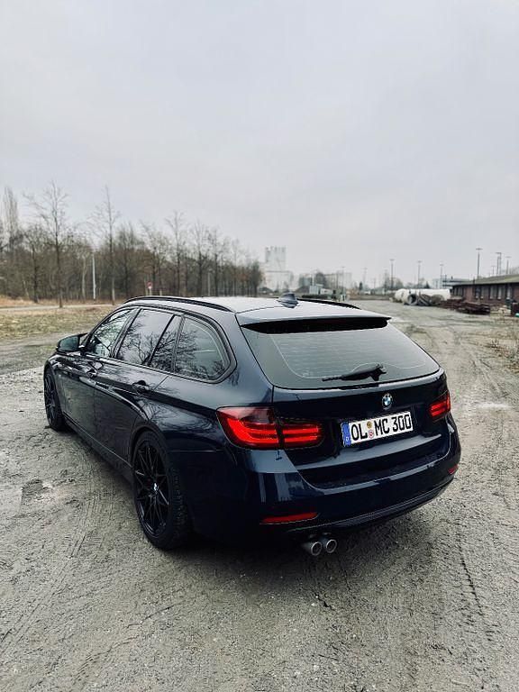 Gebraucht BMW 330 Luxury Line 280 PS (205 kW) 2014 Blau Kombi