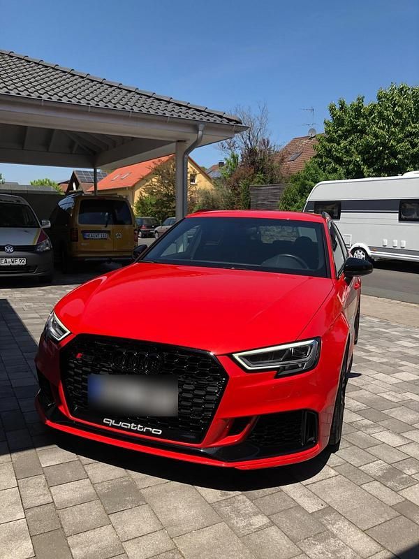 Second-hand Audi RS3 400 CP (294 kW) 2018 Roșu Berlinǎ