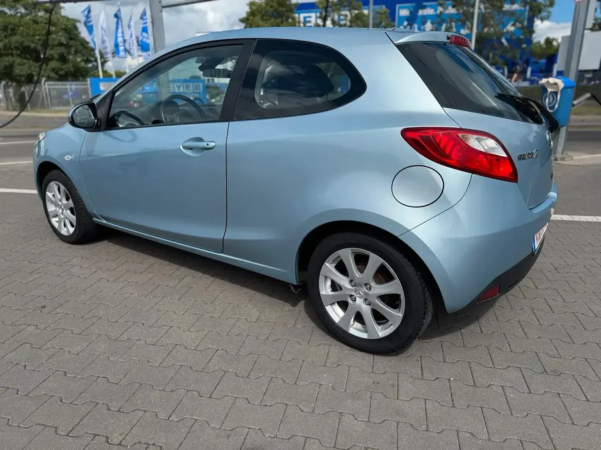 Gebraucht Mazda 2 86 PS (63 kW) 2010 Blau Kleinwagen