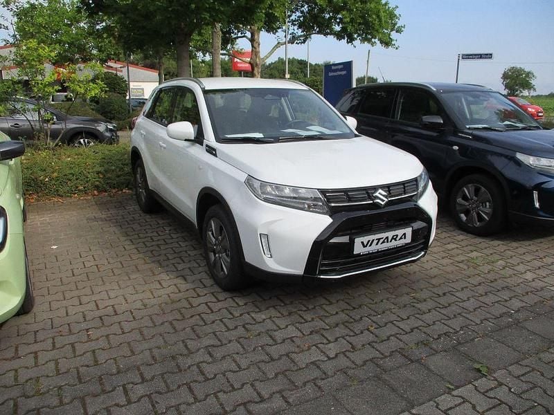 Weiß Neu 2025 Suzuki Vitara Club SUV | 21.999 € (Fairer Preis) - Bild 1/3