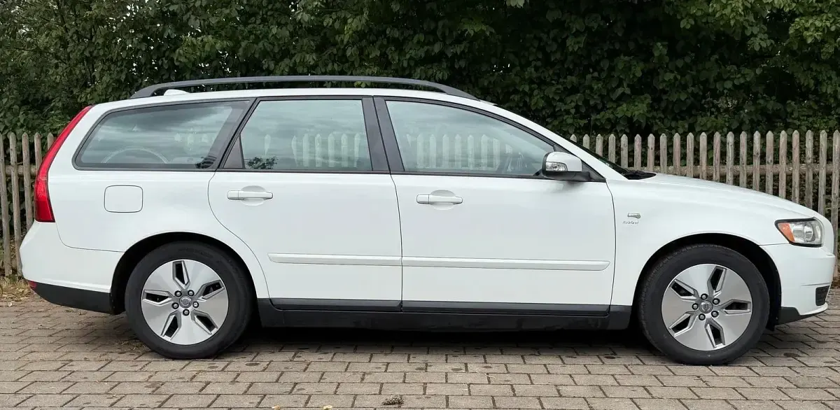 Gebraucht Volvo V50 109 PS (80 kW) 2009 Weiß Kombi