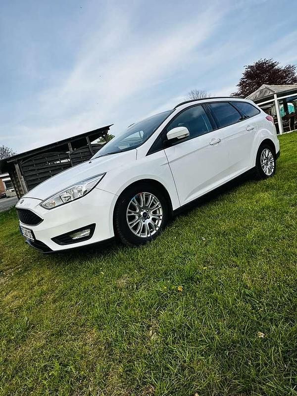 Gebraucht 2015 Ford Focus Business Edition Limousine | 5.000 € (Guter Preis) - Bild 1/4