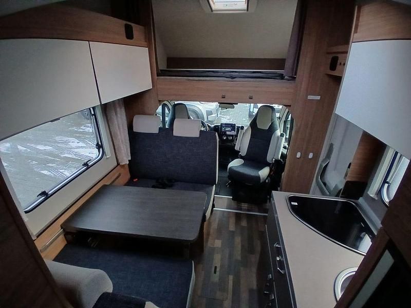 Gebraucht Weinsberg CaraHome 140 PS (102 kW) 2024 Weiss Van