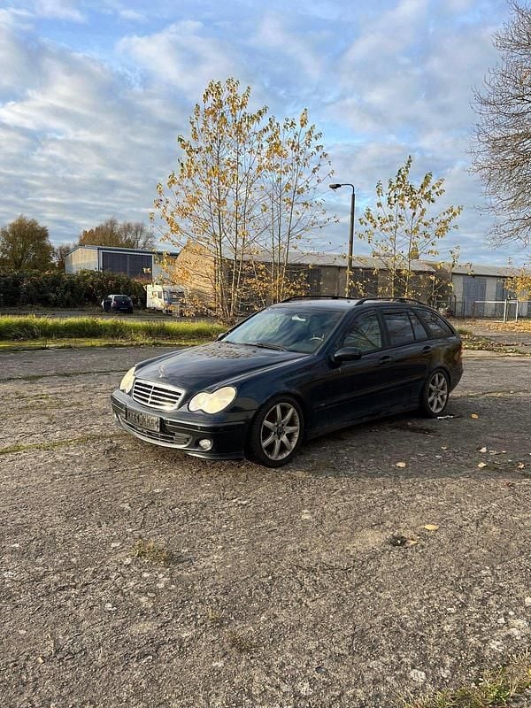Gebraucht 2004 Mercedes C220 Kombi | 1.300 € (Guter Preis) - Bild 1/4