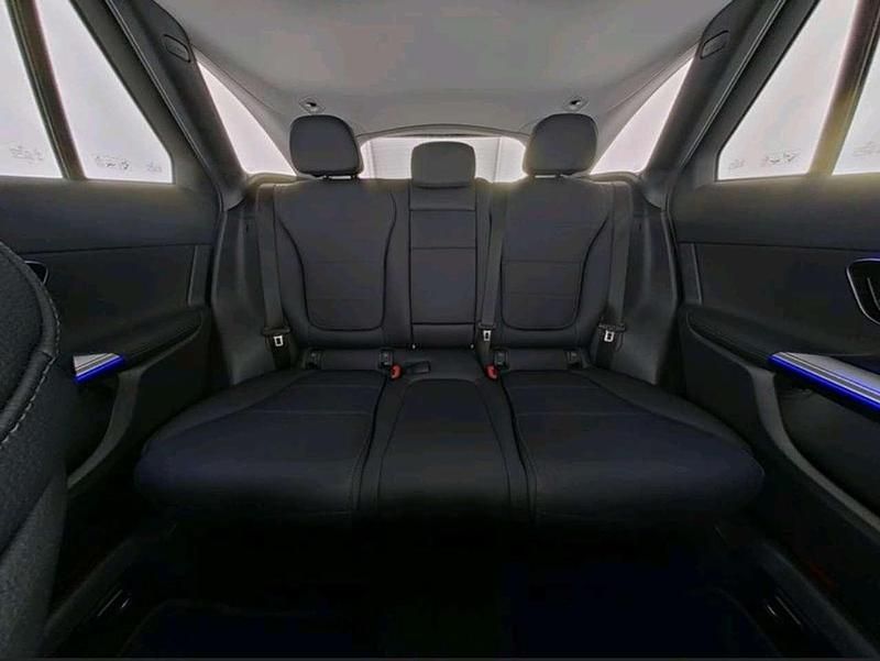 Gebraucht Mercedes GLC220 197 PS (144 kW) 2024 Silber SUV