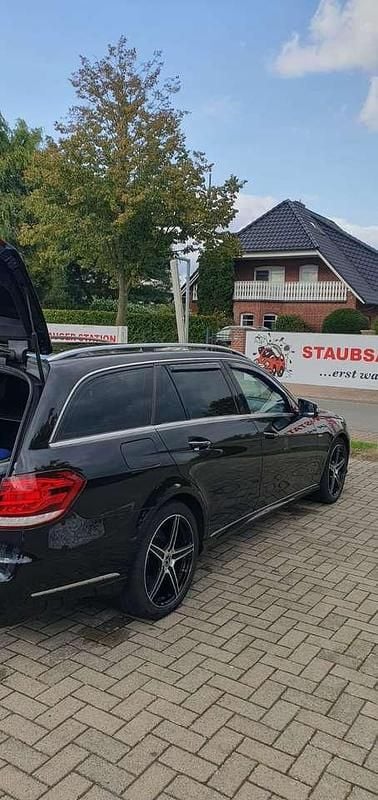 Gebraucht Mercedes E200 184 PS (135 kW) 2015 Schwarz Kombi