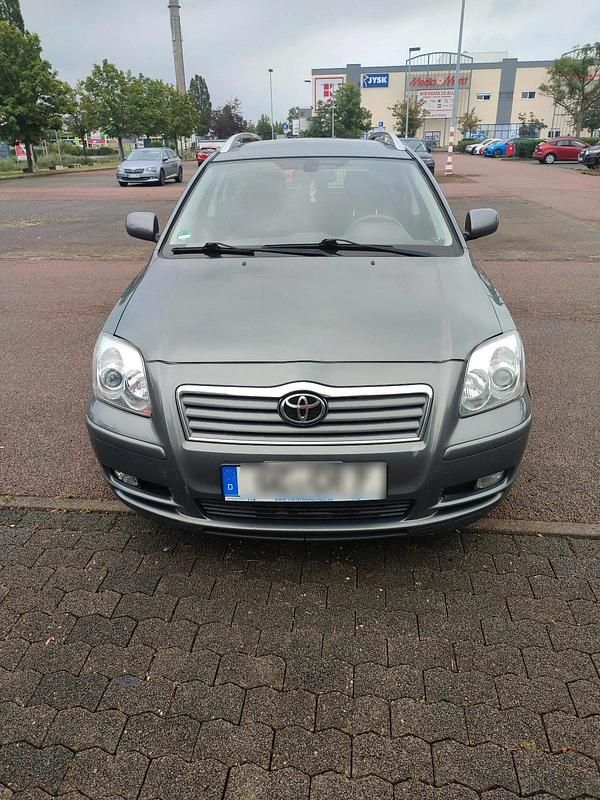 Grau Gebraucht 2004 Toyota Avensis T2 Kombi | 1.999 € (Fairer Preis) - Bild 1/4