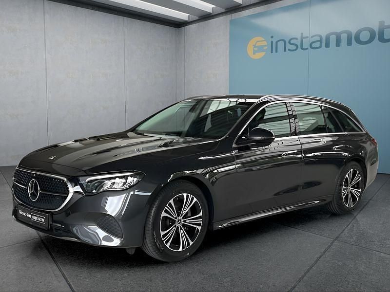 Grau Gebraucht 2024 Mercedes E220 Kombi | 52.699 € (Etwas zu teuer) - Bild 1/4