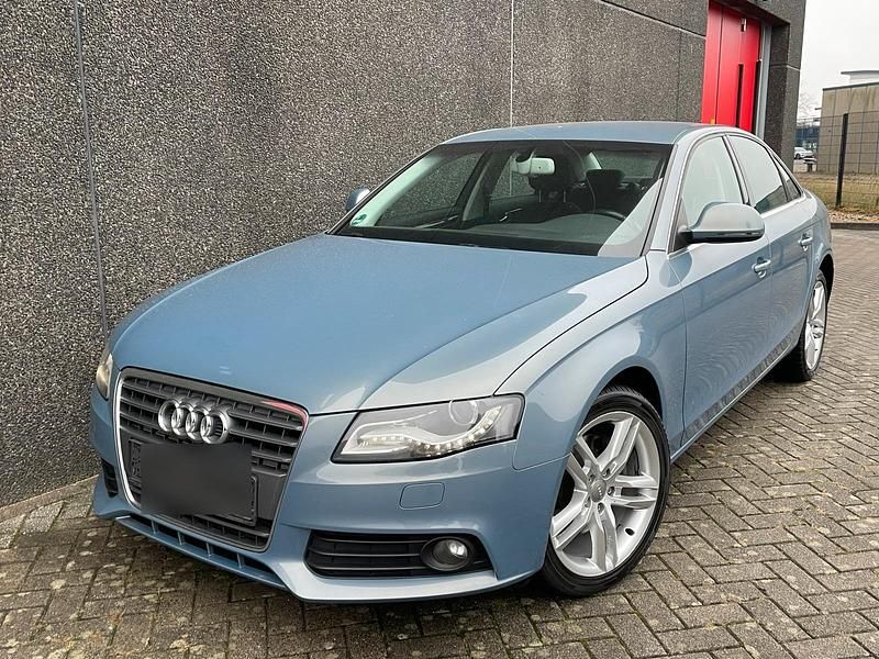 Blau Gebraucht 2009 Audi A4 Comfort Limousine | 5.499 € (Superpreis) - Bild 1/4