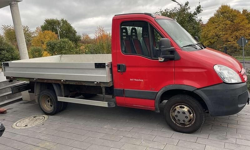 Gebraucht Iveco Daily 145 PS (106 kW) 2006 Rot Van