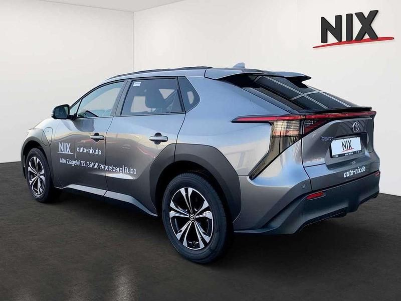 Gebraucht Toyota bZ4X Team 150 kW (204 PS) 2025 Precious metal SUV