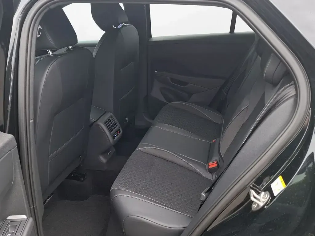 Neu VW T-Roc R-line 150 PS (110 kW) 2026 Grenadillschwarz metallic SUV