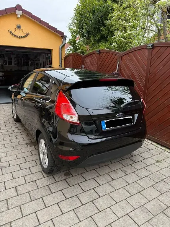 Gebraucht Ford Fiesta SYNC Edition 80 PS (58 kW) 2015 Schwarz Kleinwagen