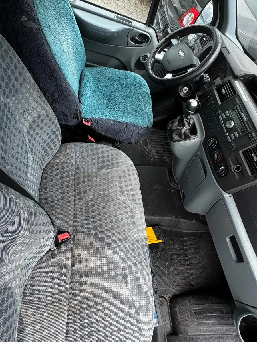 Gebraucht Ford Tourneo 125 PS (91 kW) 2012 Weiß Van / Kleinbus