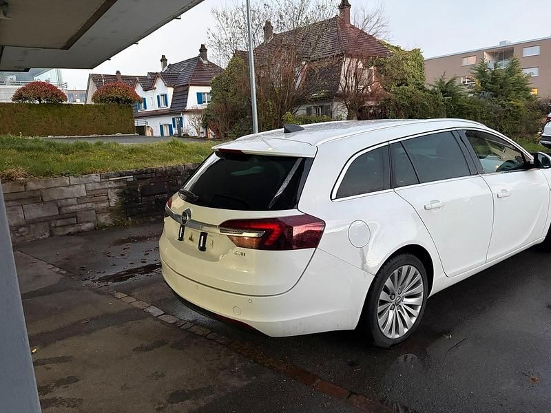 Gebraucht Opel Insignia 170 PS (125 kW) 2016 Weiß Kombi