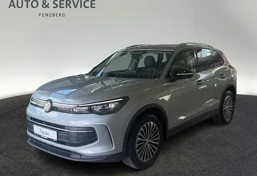 Neu VW Tiguan Life 150 PS (110 kW) 2026 Silber SUV