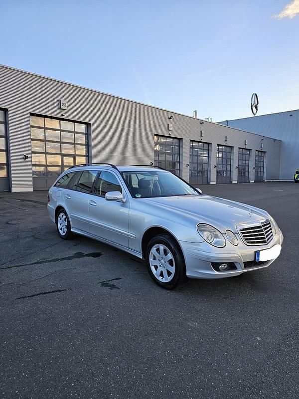 Gebraucht Mercedes E200 184 PS (135 kW) 2007 Silber Kombi