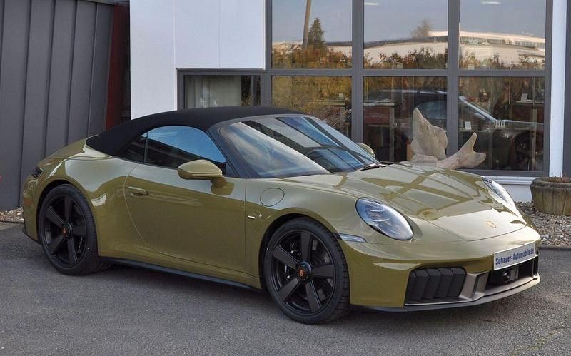 Neu Porsche 911 541 PS (397 kW) 2025 Grün Cabrio