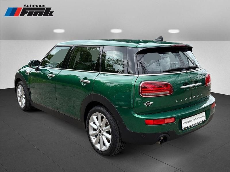 Gebraucht Mini One Clubman 102 PS (75 kW) 2022 British racing green iv (metallic) Kombi