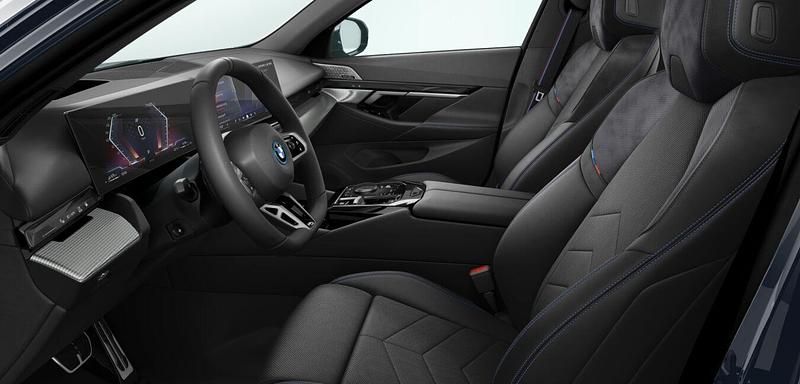 Gebraucht BMW 550e Comfort Edition 489 PS (359 kW) 2025 Schwarz Kombi