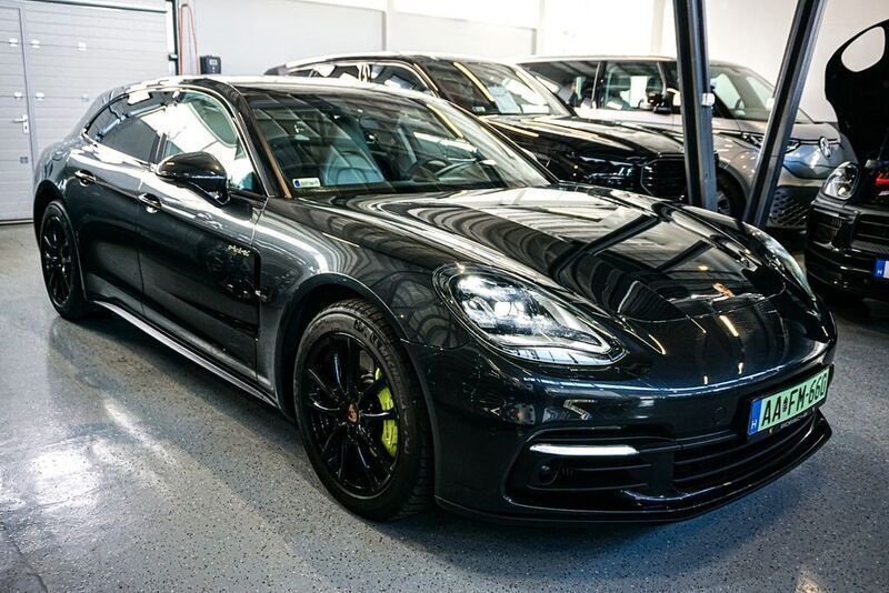 Grau Gebraucht 2019 Porsche Panamera S E-Hybrid Sport Turismo Limousine | 73.000 € (Fairer Preis) - Bild 1/4