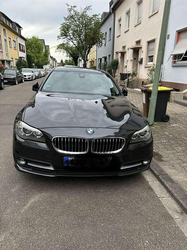 Grau Gebraucht 2015 BMW 525 Luxury Line Limousine | 16.000 € (Guter Preis) - Bild 1/4