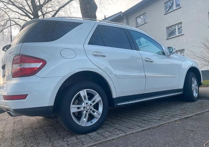 Gebraucht Mercedes ML350 245 PS (180 kW) 2011 Weiß SUV