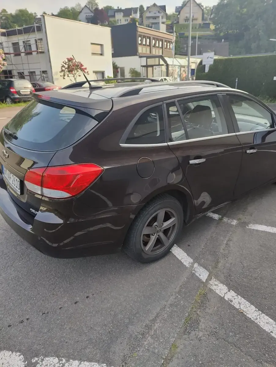Gebraucht Chevrolet Cruze 163 PS (119 kW) 2012 Braun Limousine