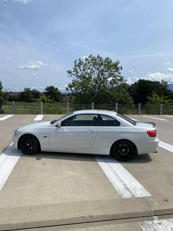 Gebraucht BMW 325 Cabriolet 218 PS (160 kW) 2011 Weiß Cabrio