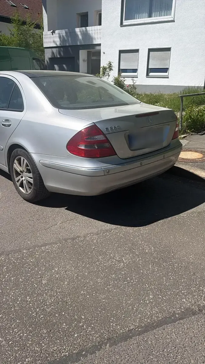 Second-hand Mercedes E220 Elegance 150 CP (110 kW) 2004 Argintiu Berlinǎ