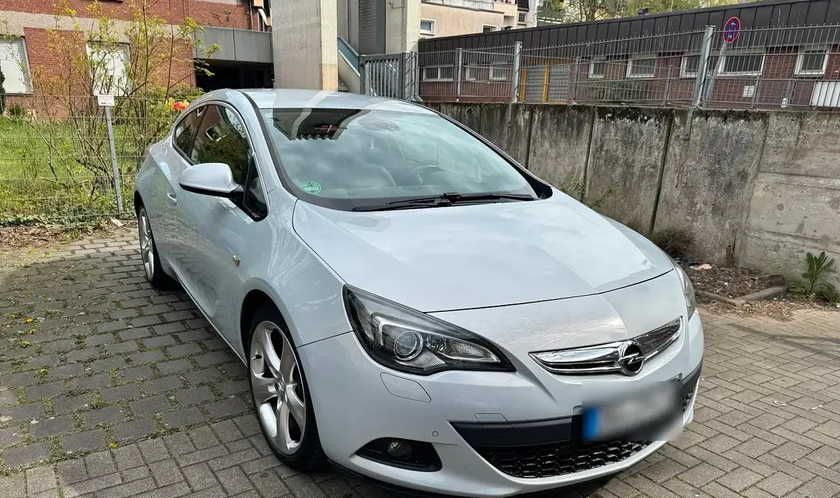 Gebraucht Opel Astra GTC 165 PS (121 kW) 2012 Grau Coupé