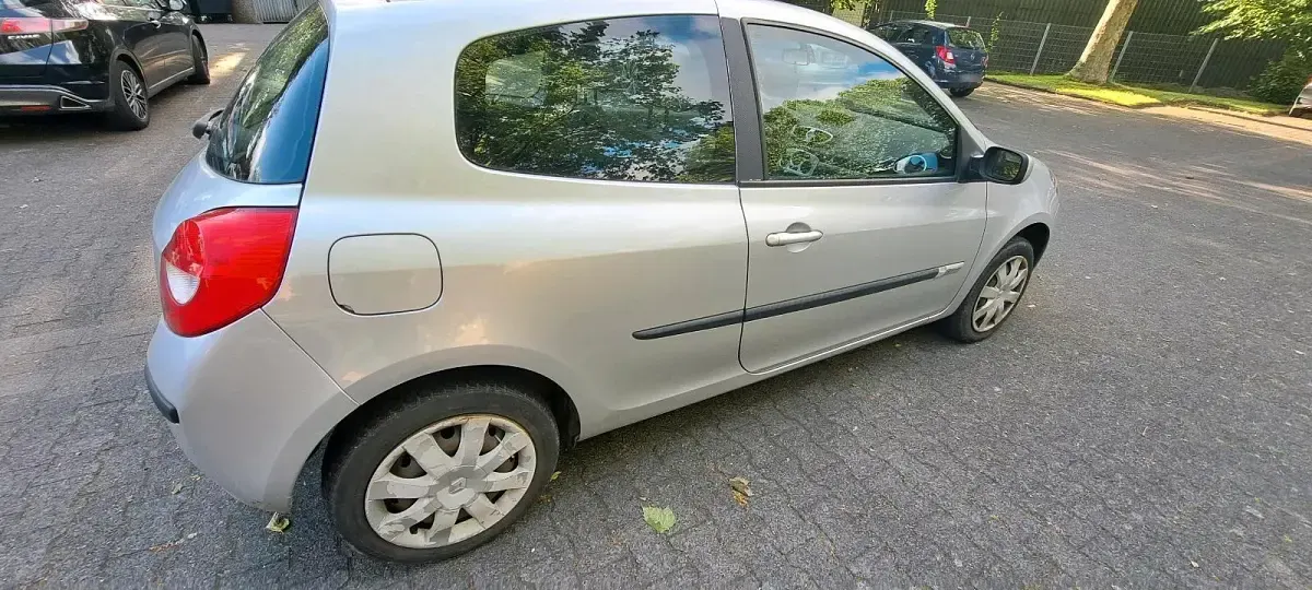 Gebraucht Renault Clio 75 PS (55 kW) 2008 Grau Kleinwagen