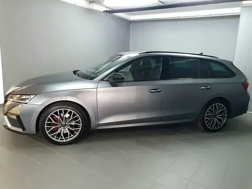 Gebraucht Skoda Octavia RS 200 PS (147 kW) 2023 5x graphitegrau metallic (metallic) Kombi