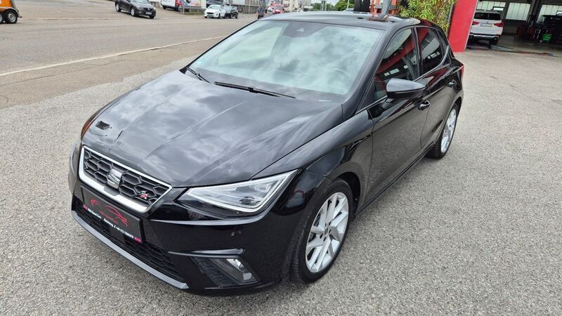 Schwarz Gebraucht 2021 Seat Ibiza FR Limousine | 14.990 € (Fairer Preis) - Bild 1/4