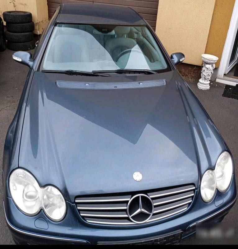 Blau Gebraucht 2003 Mercedes CLK270 Limousine | 2.200 € - Bild 1/4
