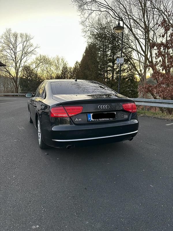 Usata Audi A8 351 CV (258 kW) 2010 Nero Berlina