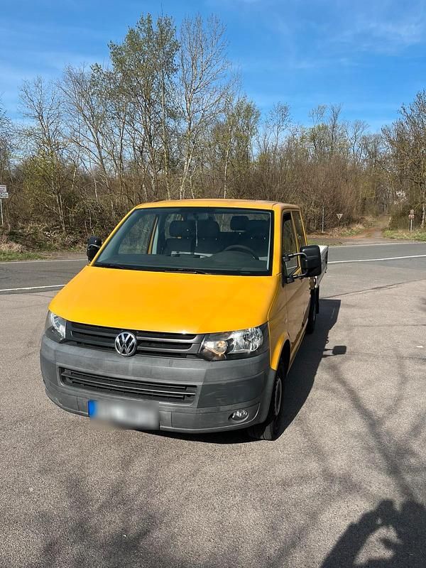 Gebraucht VW T5 105 PS (77 kW) 2011 Orange Van