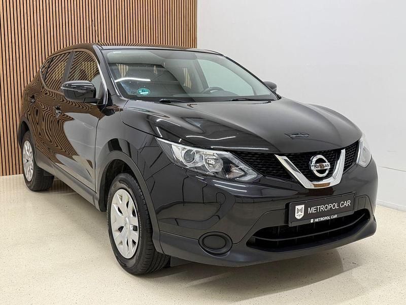 Schwarz Gebraucht 2016 Nissan Qashqai Visia SUV | 9.790 € (Fairer Preis) - Bild 1/4