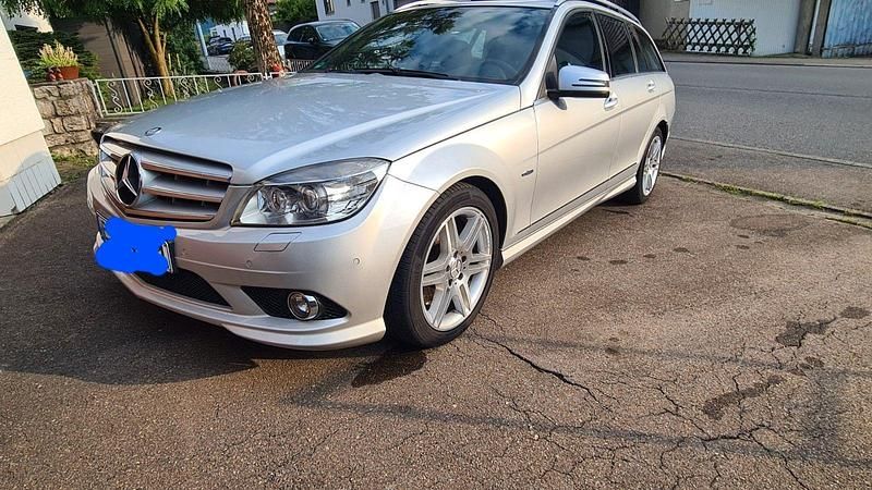 Silber Gebraucht 2009 Mercedes C300 Avantgarde Kombi | 10.900 € (Etwas zu teuer) - Bild 1/4