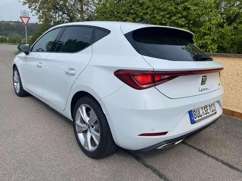 Gebraucht Seat Leon FR 150 PS (110 kW) 2024 Weiß (metallic) Limousine