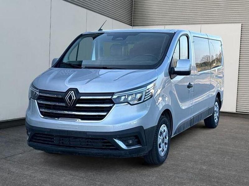 Highland grau Gebraucht 2024 Renault Trafic Equilibre Van | 37.690 € (Fairer Preis) - Bild 1/4